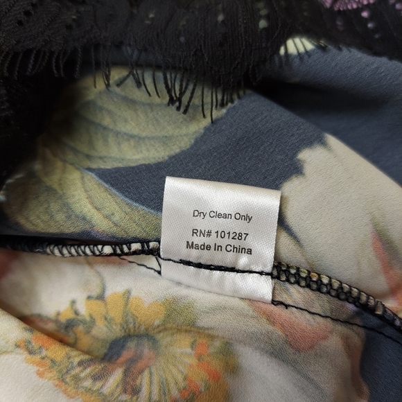 NWT Alexia Admor Vintage Botanical Dark Floral Dress Size Small Bell Sleeves - Picture 14 of 15